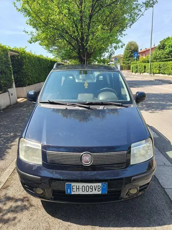 Usata Fiat Panda Dynamic 69 CV (50 kW) 2011 Blu Utilitaria