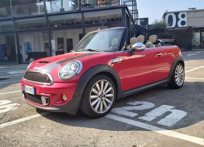 Usata Mini Cooper S Cabriolet 184 CV (135 kW) 2011 Rosso Cabrio