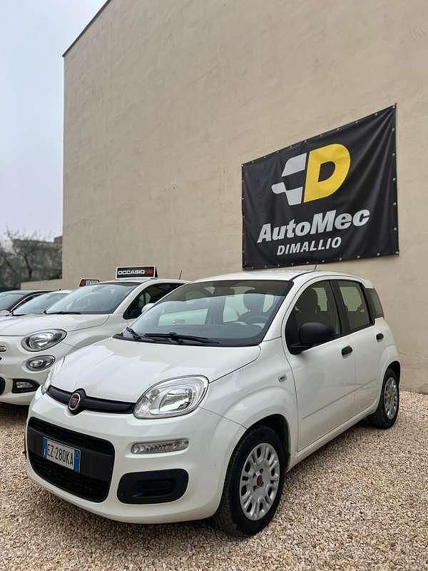 Usata Fiat Panda Lounge 95 CV (69 kW) 2015 Bianco Utilitaria
