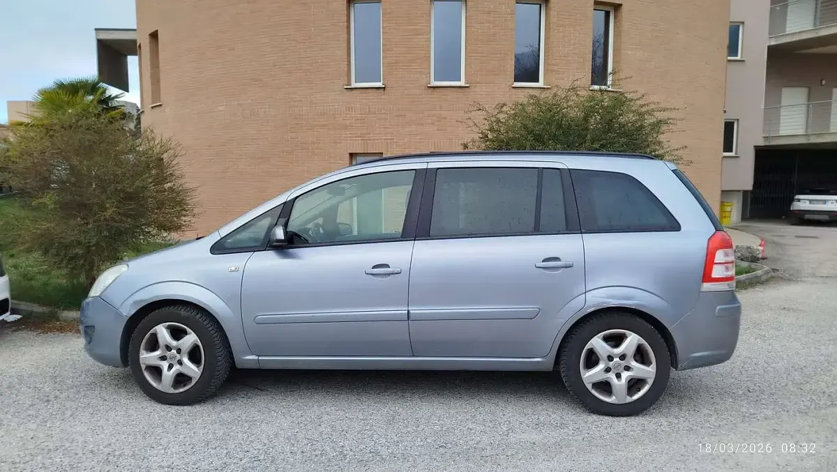 Brugt Opel Zafira Cosmo 116 HK (85 kW) 2008 Grå MPV