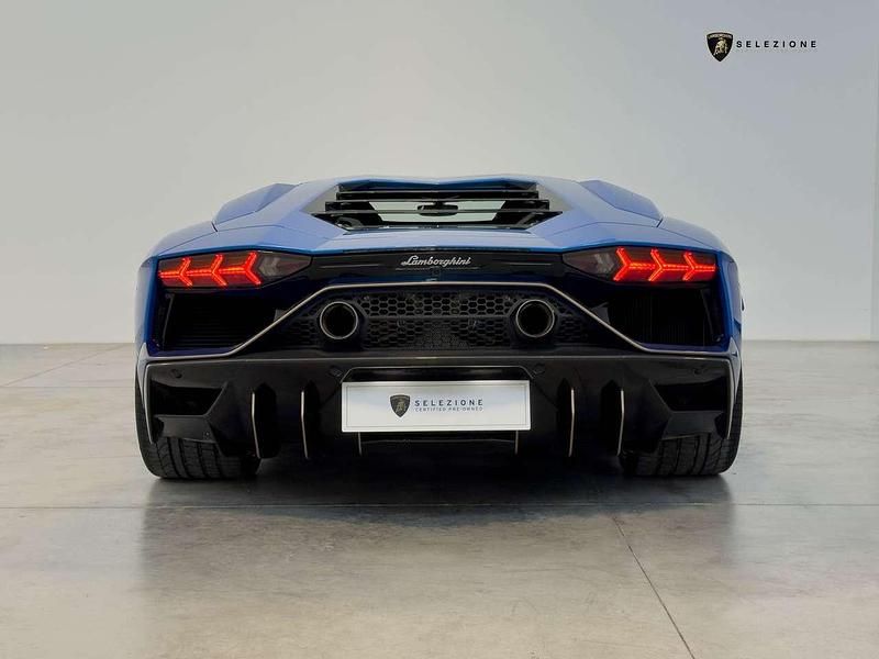 Usata Lamborghini Aventador 780 CV (573 kW) 2022 Blu tawaret Coupé