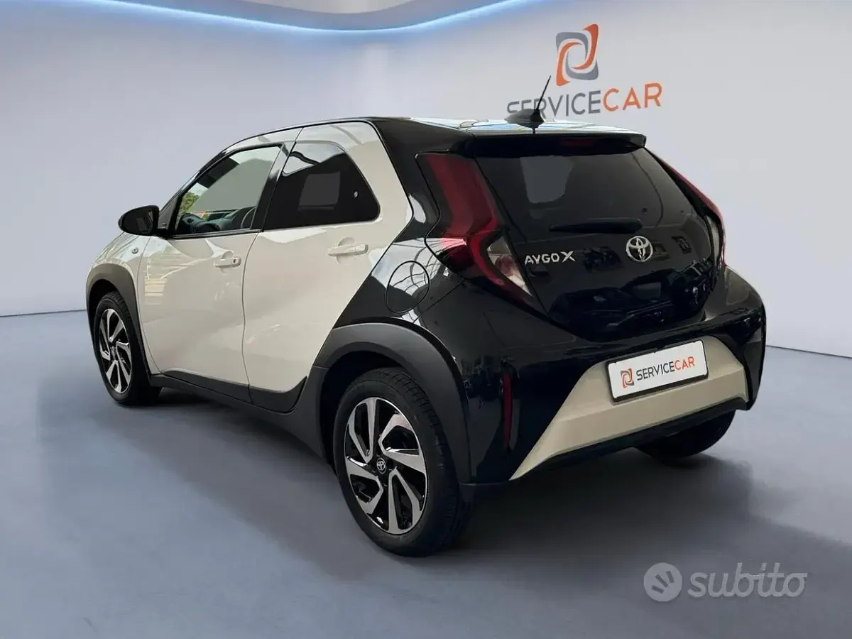 Usata Toyota Aygo X Active 72 CV (52 kW) 2025 Bianco SUV