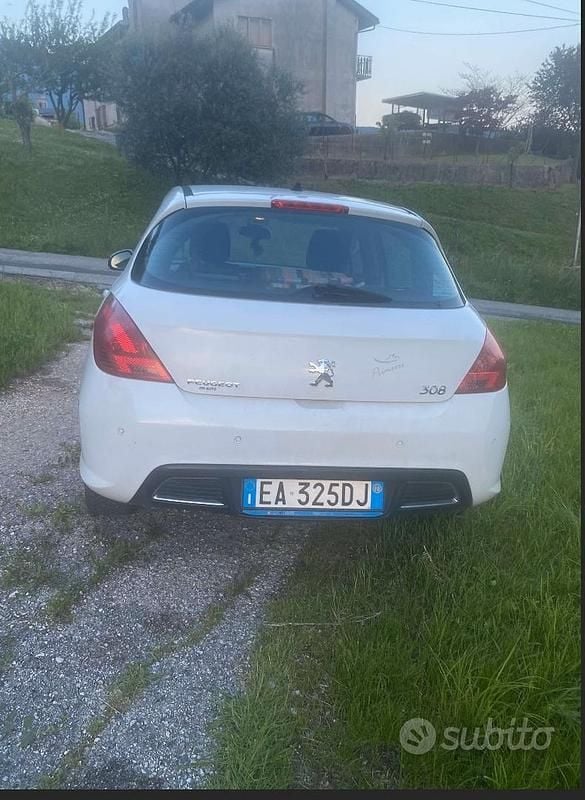 Usata Peugeot 308 110 CV (80 kW) 2010 Bianco Berlina