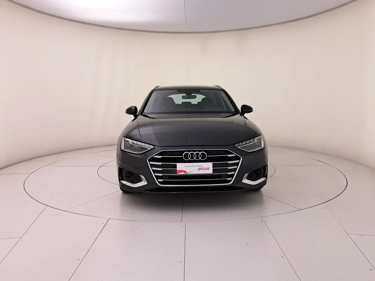 Usata Audi A4 Advanced Plus 163 CV (119 kW) 2024 Grigio manhattan metallizzato Station wagon
