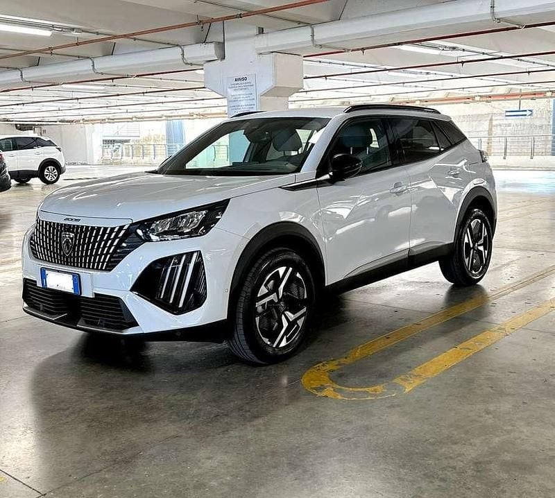Bianco Usata 2024 Peugeot 2008 Allure SUV | 23.500 € (Buon prezzo) - Immagine 1/4