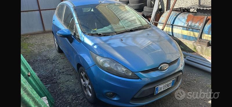 Usata Ford Fiesta 82 CV (60 kW) 2009 Blu Utilitaria