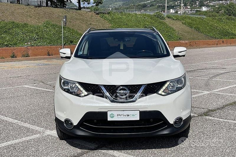 Usata Nissan Qashqai Acenta 131 CV (96 kW) 2016 Bianco SUV