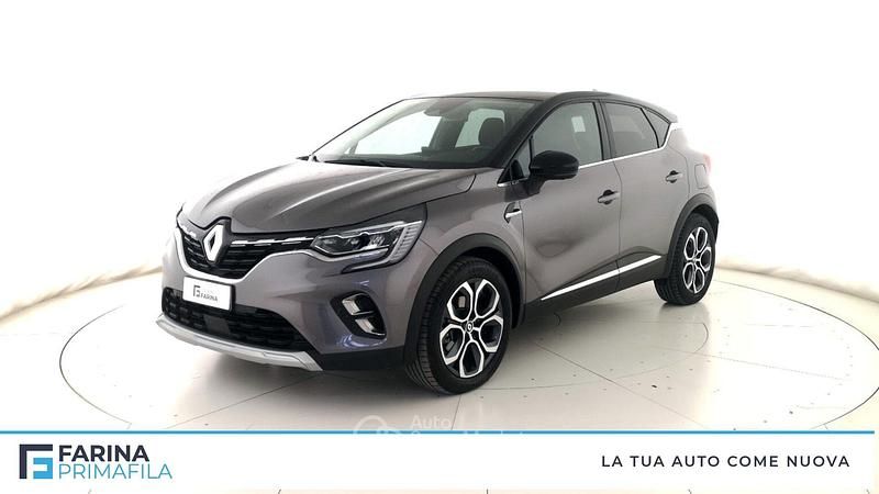 Usata Renault Captur Intens 92 CV (67 kW) 2021 Gray SUV