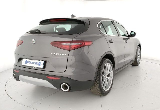 Usata Alfa Romeo Stelvio Super 179 CV (131 kW) 2017 Grigio SUV