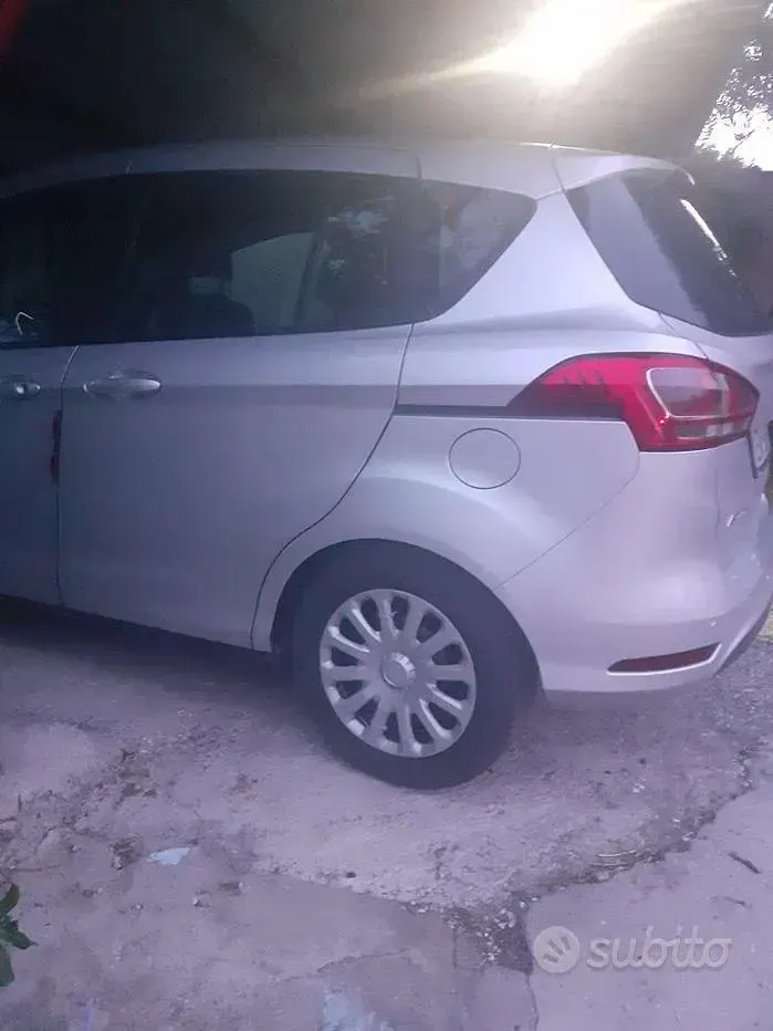 Usata Ford B-MAX 90 CV (66 kW) 2014 Grigio Monovolume