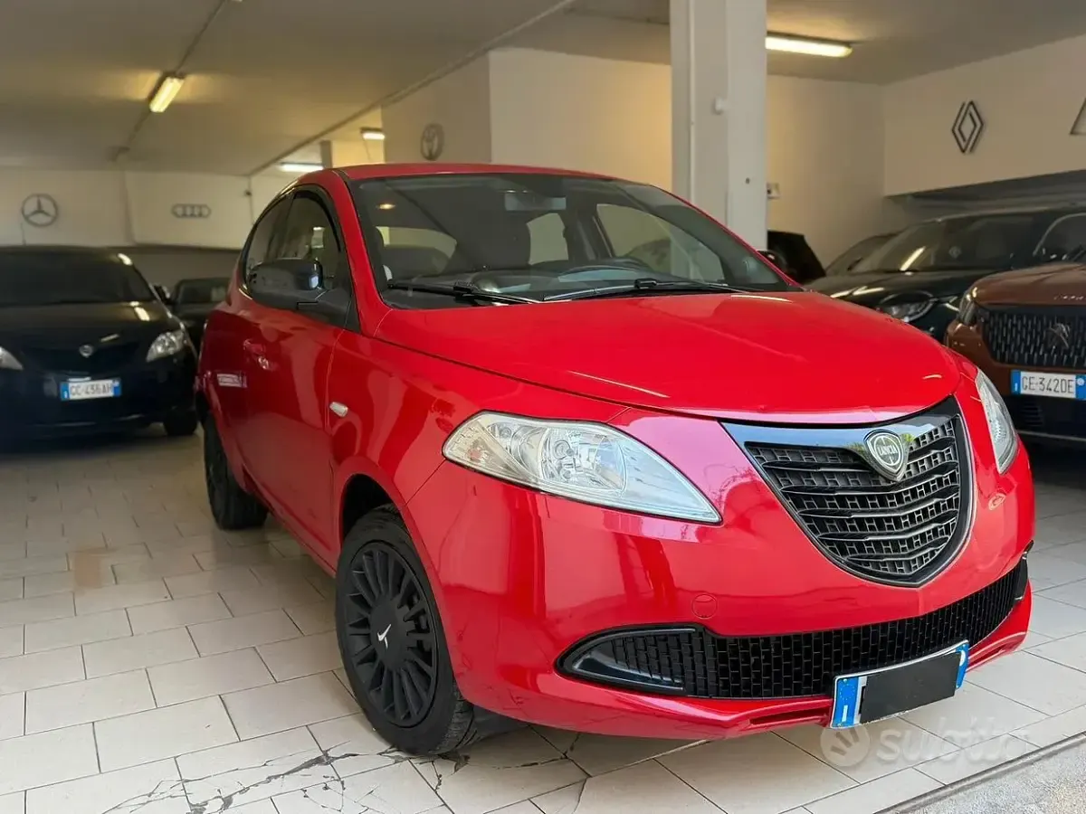 Usata Lancia Ypsilon S 95 CV (69 kW) 2015 Rosso Utilitaria