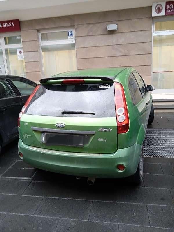 Usata 2006 Ford Fiesta Collection Tre volumi | 850 € (Ottimo prezzo) - Immagine 1/4