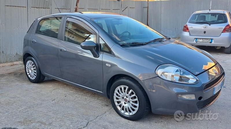 Usata Fiat Punto 85 CV (62 kW) 2014 Grigio Utilitaria
