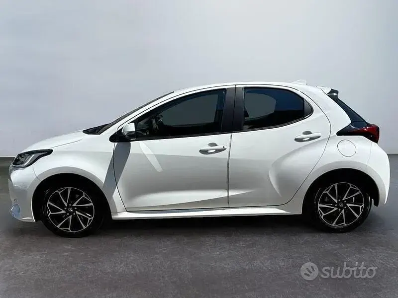 Usata Toyota Yaris Hybrid Trend 116 CV (85 kW) 2022 Other Berlina