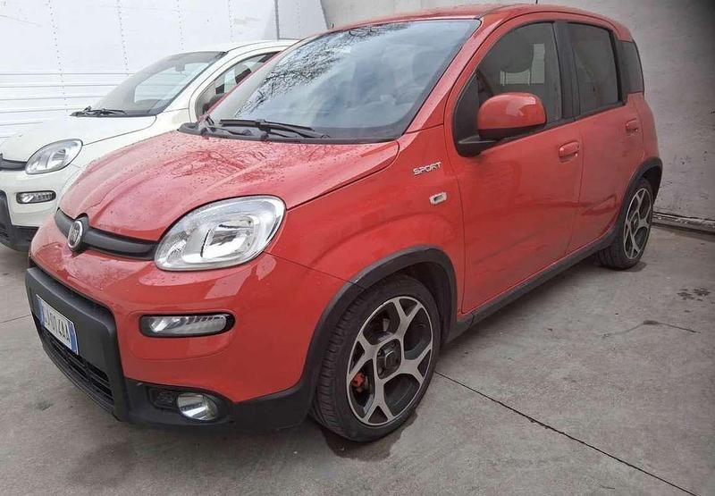 Usata Fiat Panda Sport 69 CV (50 kW) 2022 Rosso Utilitaria