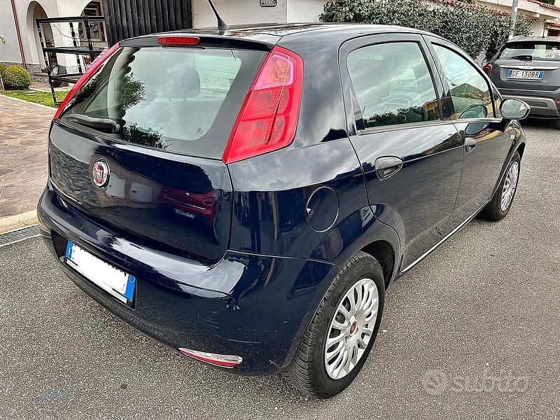 Usata Fiat Grande Punto 2018 Blu Utilitaria