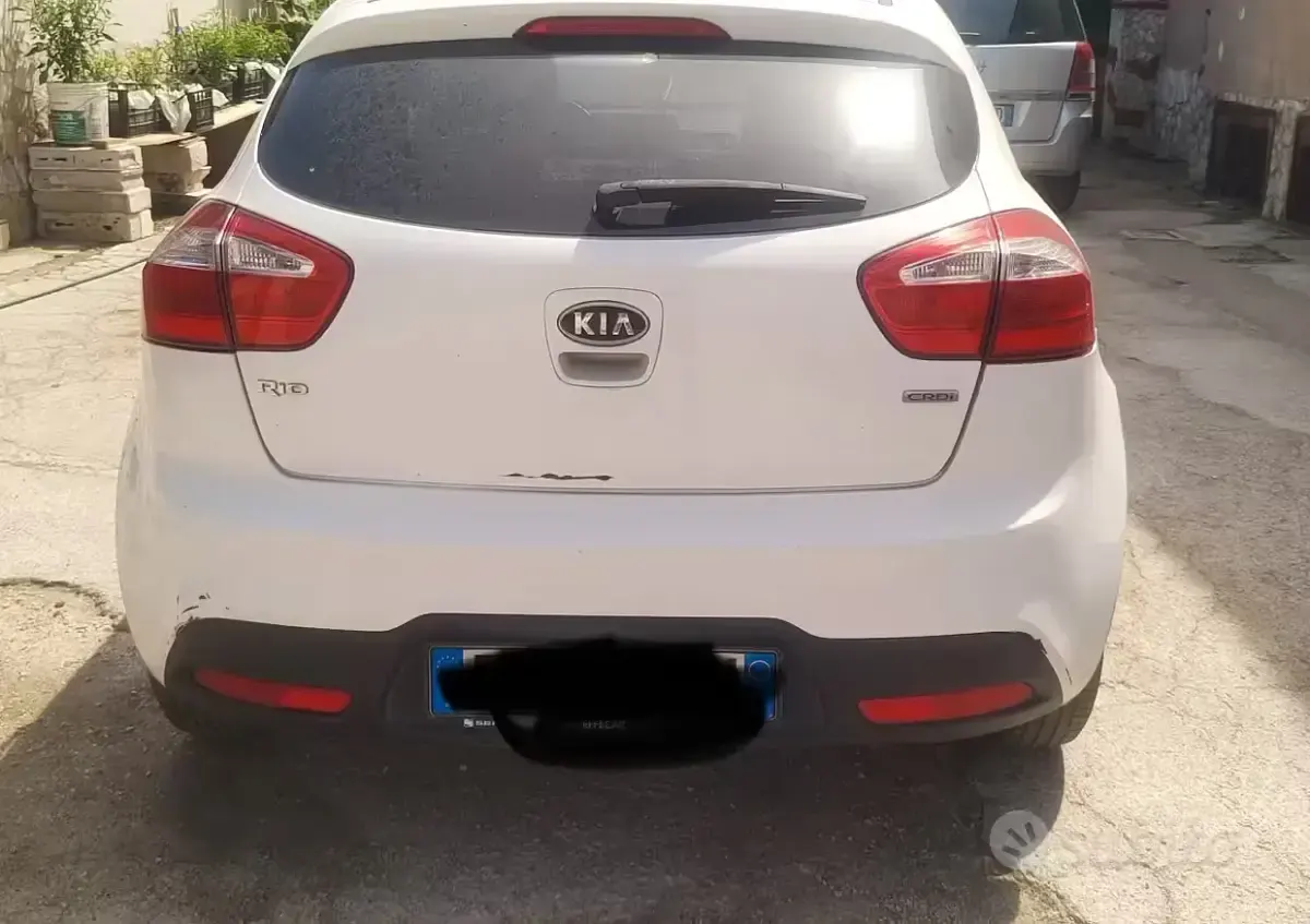 Usata Kia Rio 90 CV (66 kW) 2012 Bianco Berlina