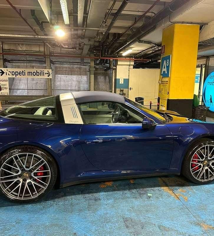 Usata Porsche 911 450 CV (330 kW) 2023 Blu/azzurro Cabrio
