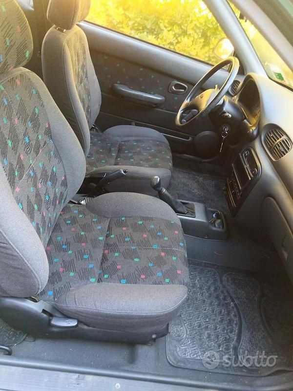Usata Hyundai Accent 84 CV (61 kW) 1998 Verde Berlina