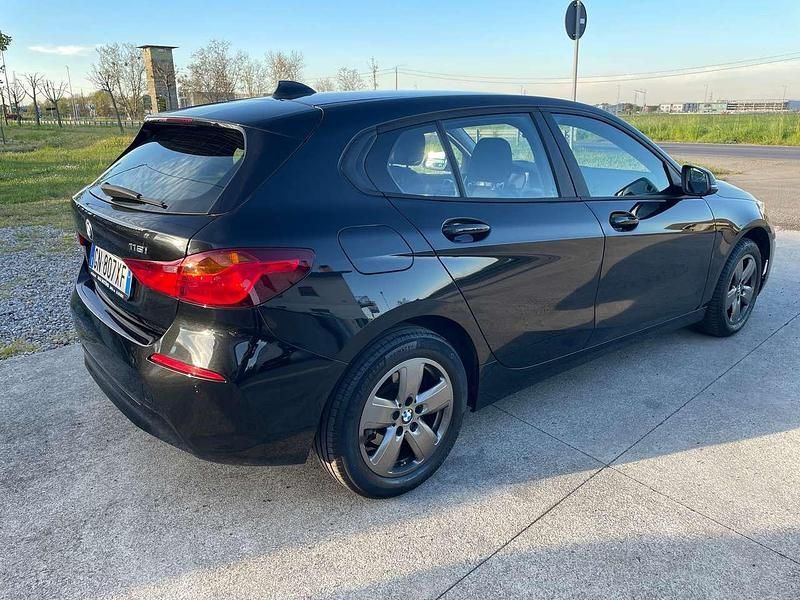 Usata BMW 118 Advantage 140 CV (102 kW) 2023 Nero Utilitaria