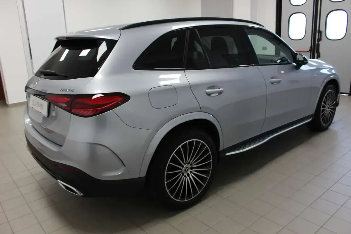 Usata Mercedes GLC300 Advanced 332 CV (244 kW) 2025 Argento SUV