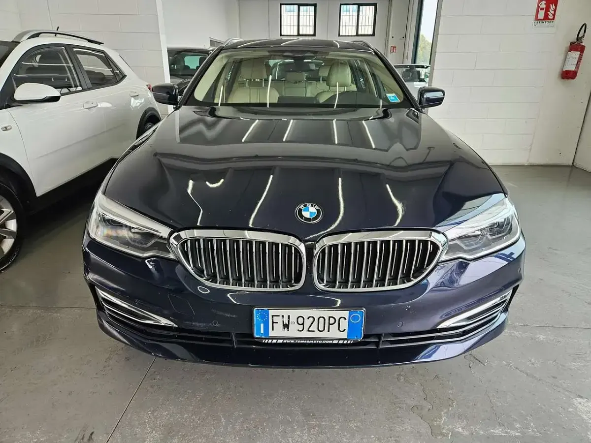 Begagnad BMW 520 Luxury Line 190 HK (139 kW) 2019 Blå Kombi