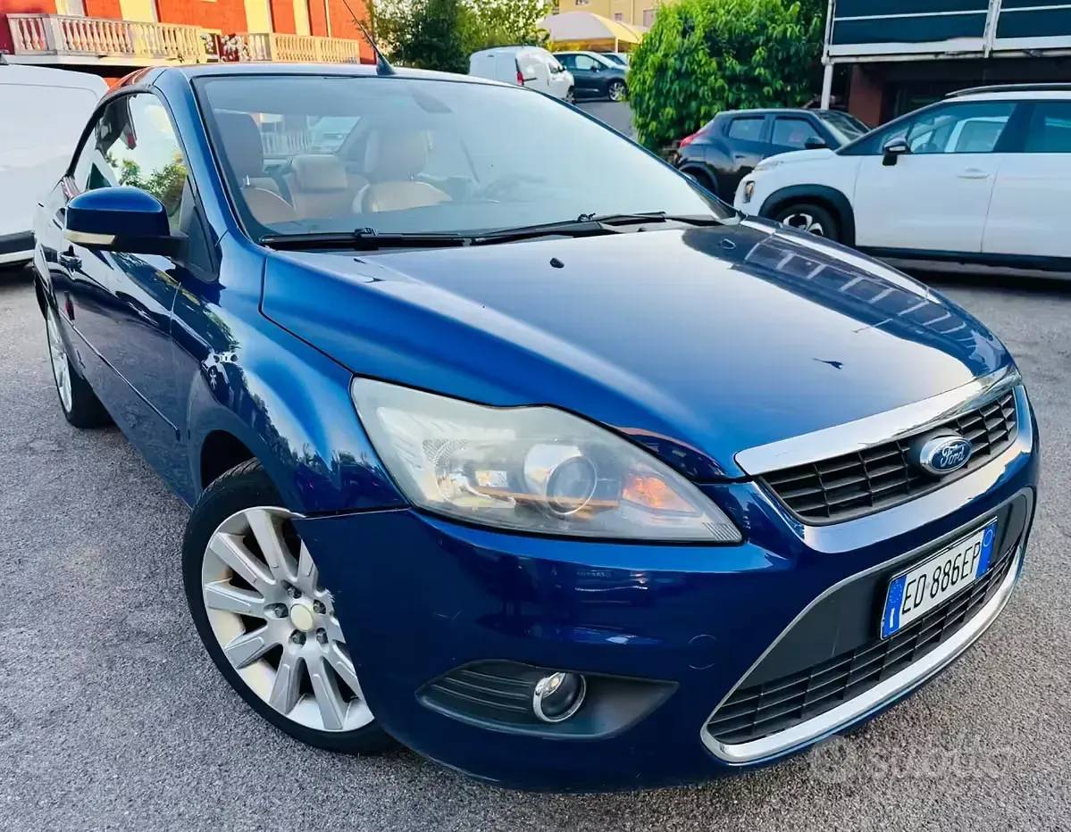 Usata Ford Focus Cabriolet 136 CV (100 kW) 2010 Blu Cabrio