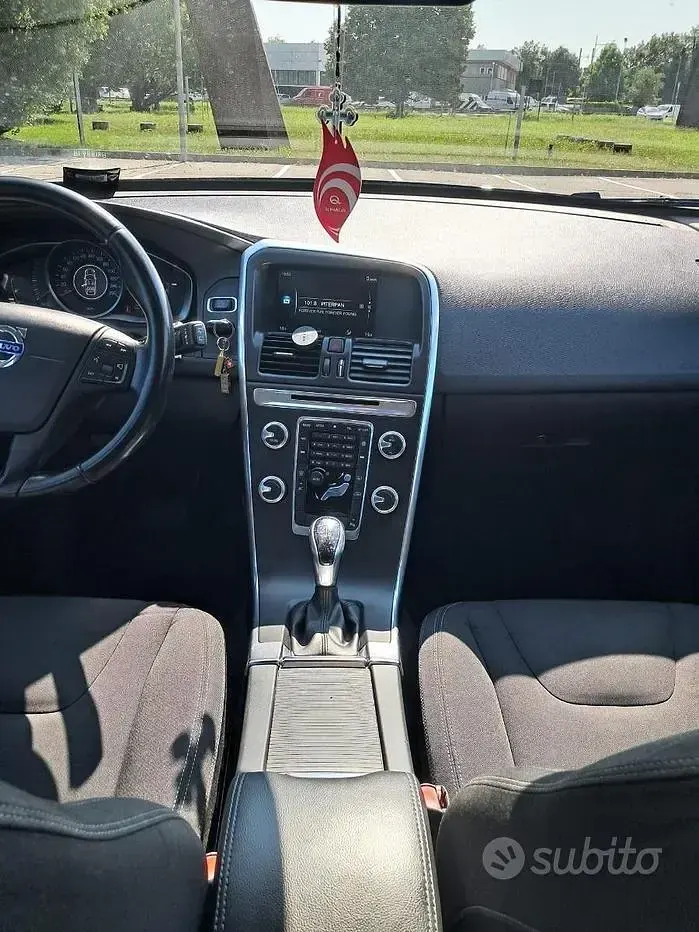 Usata Volvo XC60 Business Edition 150 CV (110 kW) 2015 Nero SUV