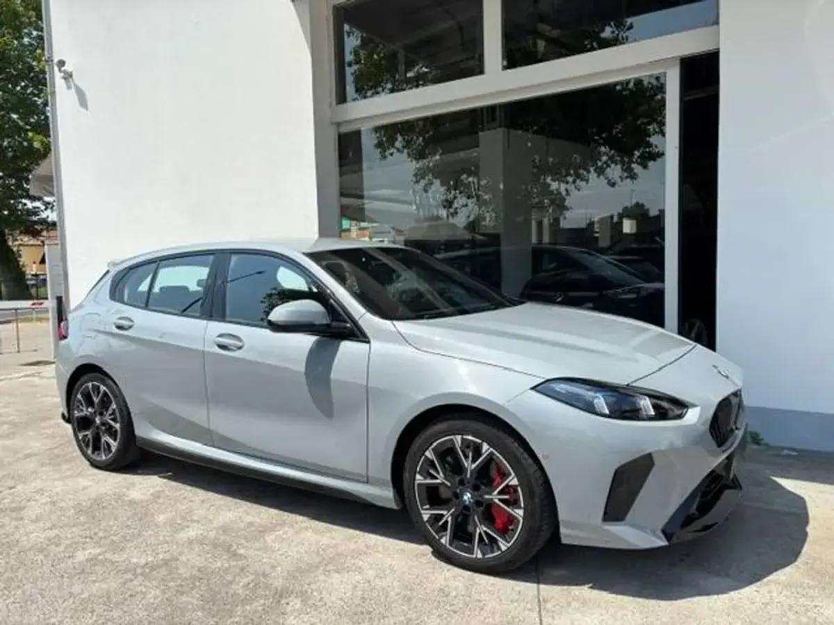 Usata BMW 118 M Sport 150 CV (110 kW) 2025 Grigio Utilitaria