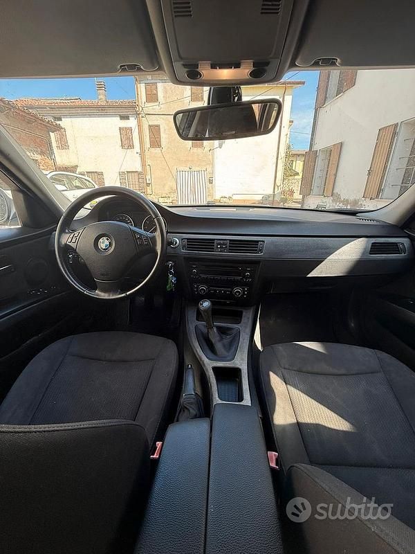 Usata BMW 1600 102 CV (75 kW) 2010 Bianco Berlina