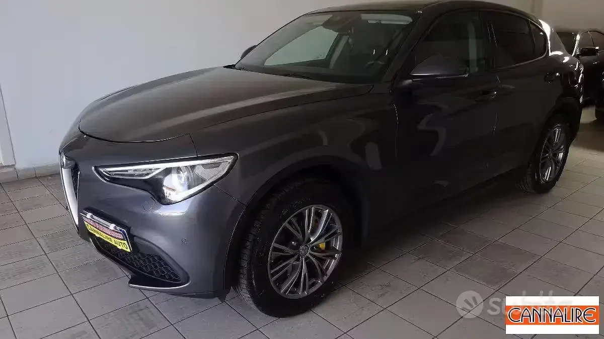 Usata Alfa Romeo Stelvio 211 CV (155 kW) 2018 Grigio SUV