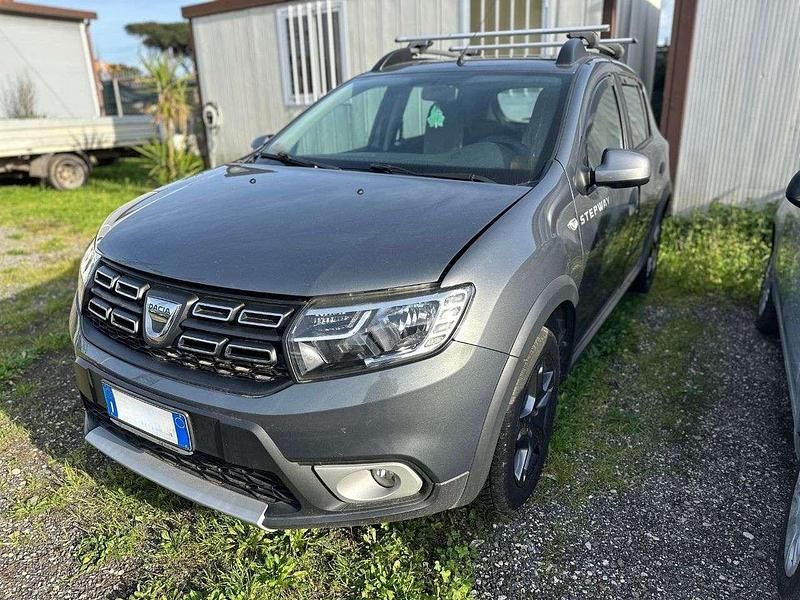 Usata Dacia Sandero Comfort 75 CV (55 kW) 2018 Grigio Berlina