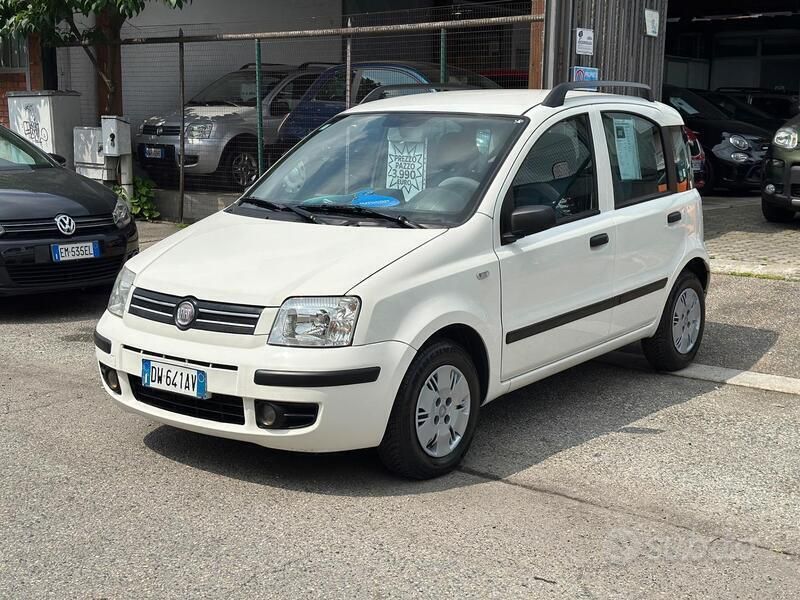 Bianco Usata 2009 Fiat Panda Dynamic Due volumi | 3990 € (Buon prezzo) - Immagine 1/4
