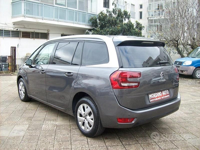 Usata Citroën C4 SpaceTourer Shine 131 CV (96 kW) 2022 Grigio Monovolume