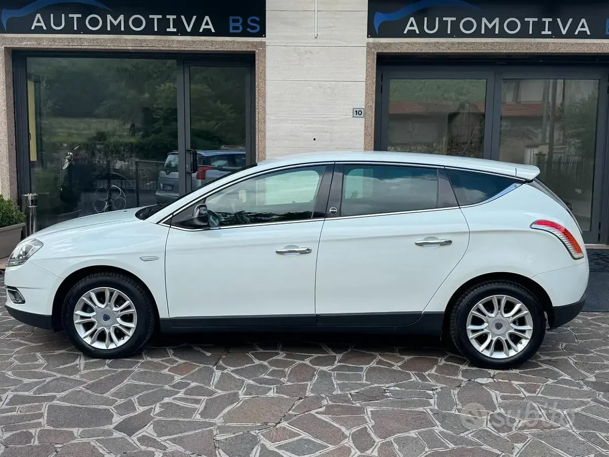 Usata Lancia Delta Gold 120 CV (88 kW) 2012 Bianco Utilitaria