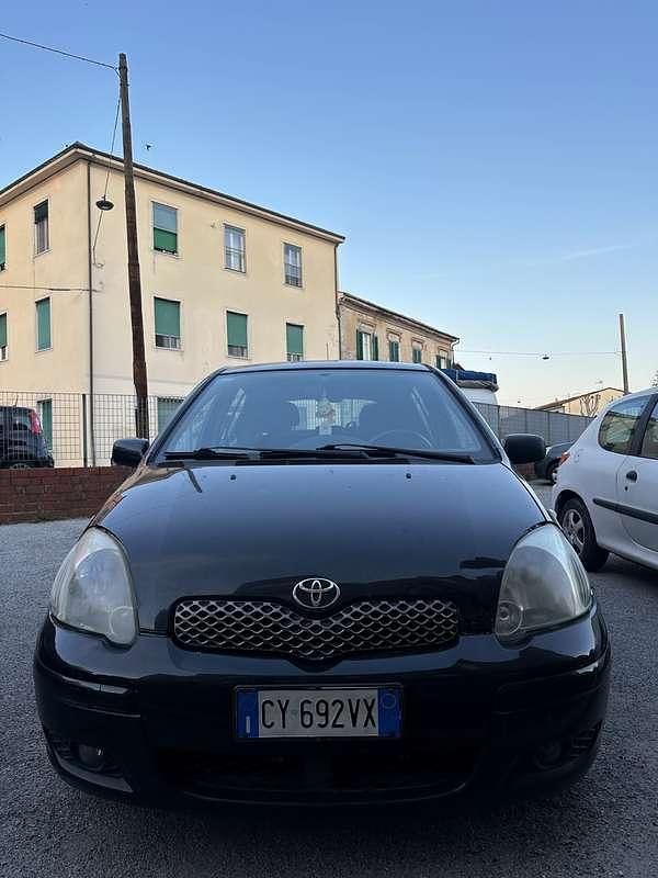 Usata Toyota Yaris 75 CV (55 kW) 2004 Berlina