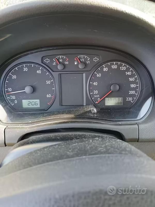 Usata VW Polo Comfortline 64 CV (47 kW) 2002 Bianco Utilitaria