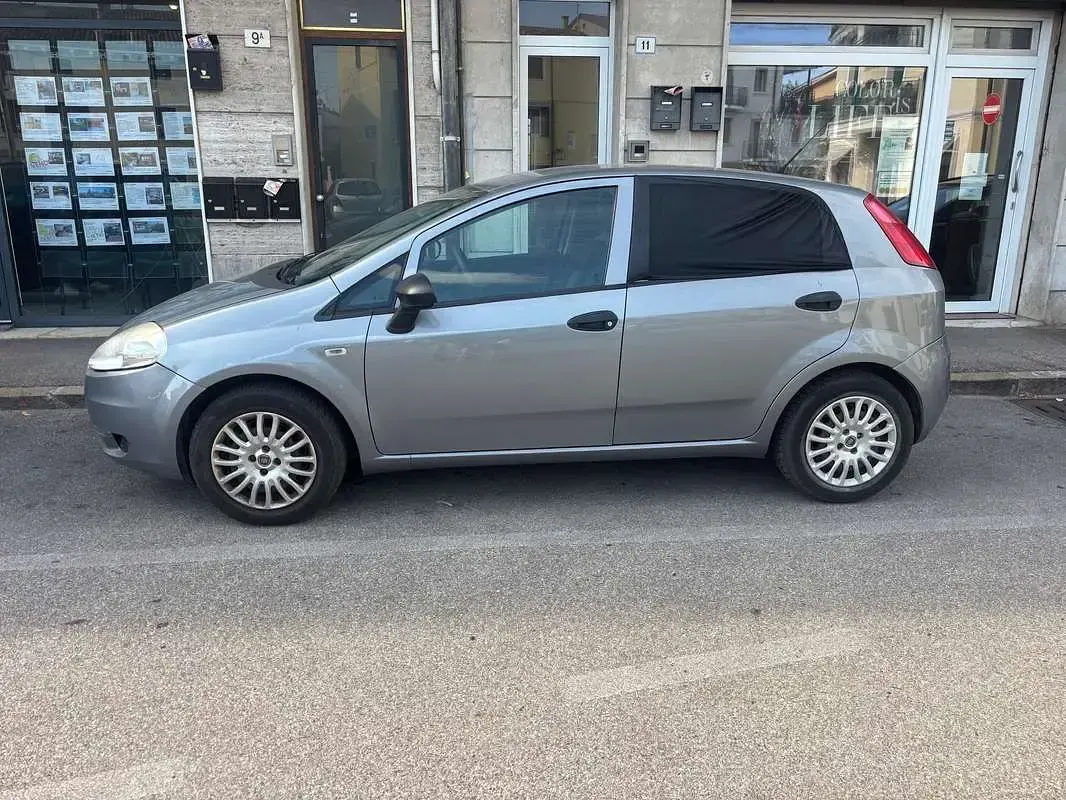 Usata Fiat Grande Punto S 69 CV (50 kW) 2012 Grigio Utilitaria
