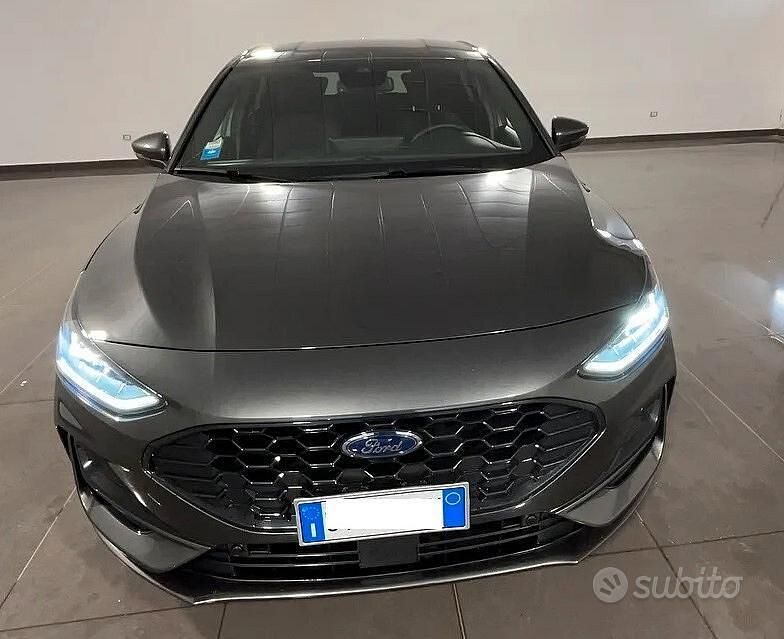 Usata Ford Focus ST 115 CV (84 kW) 2025 Grigio Berlina