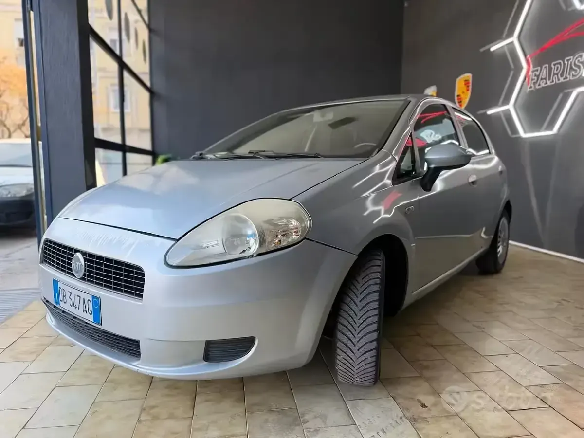 Brugt Fiat Grande Punto Active 65 HK (47 kW) 2006 Grå Hatchback