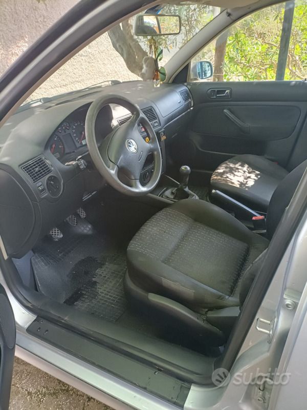Usata VW Golf IV 101 CV (74 kW) 2001 Grigio Berlina