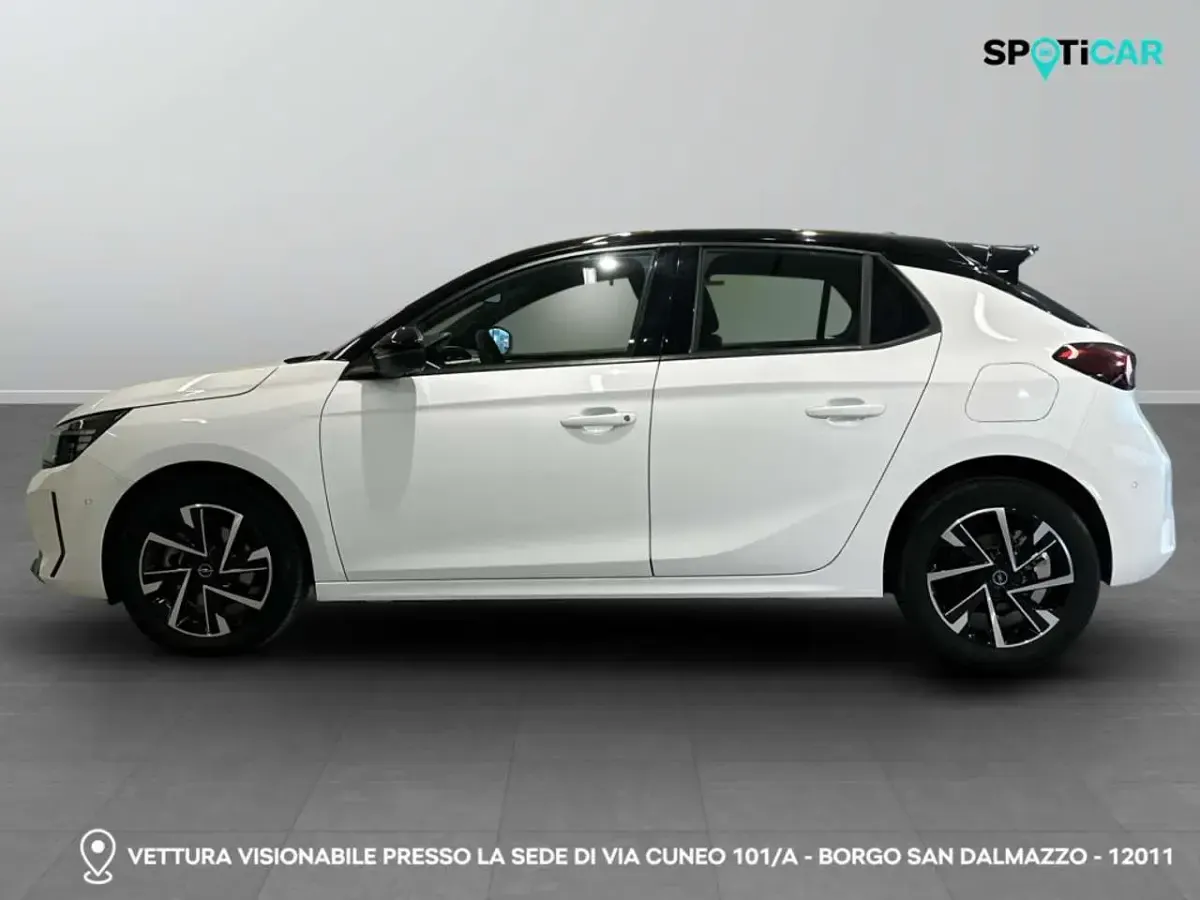 Usata Opel Corsa 101 CV (74 kW) 2025 0q pure white Berlina