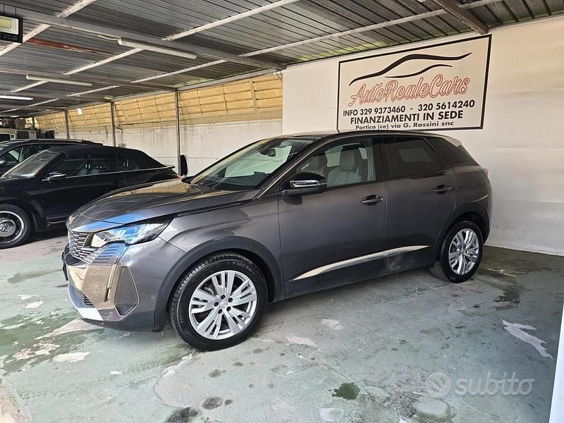 Usata Peugeot 3008 Allure 130 CV (95 kW) 2022 Grigio SUV