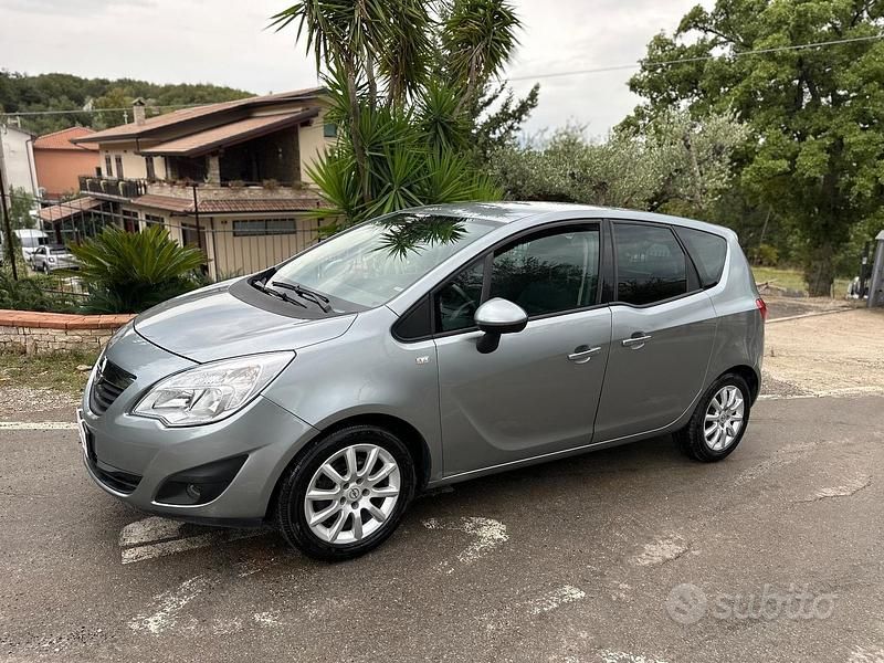 Usata Opel Meriva 95 CV (69 kW) 2011 Grigio Monovolume