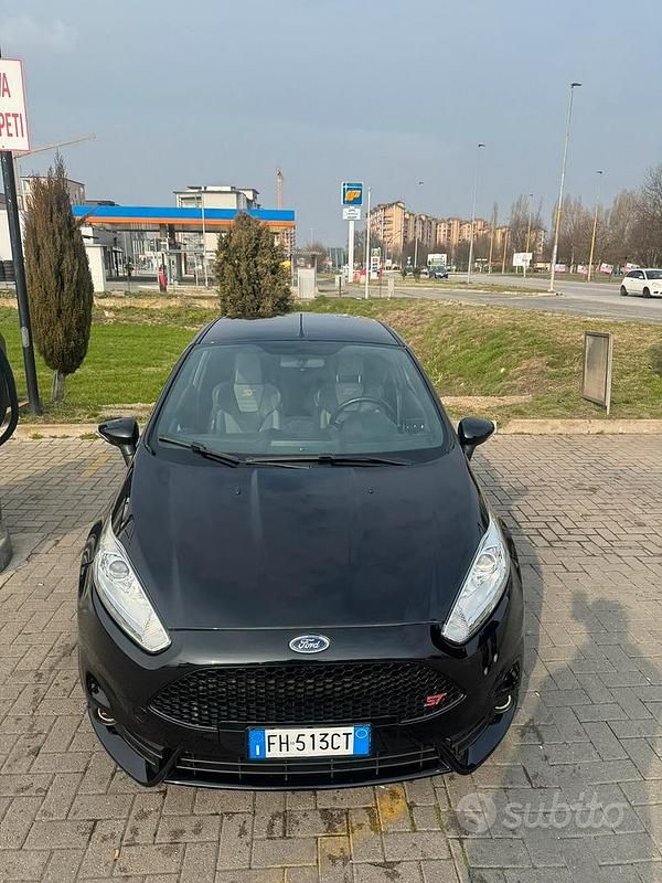 Usata Ford Fiesta ST 182 CV (133 kW) 2017 Berlina