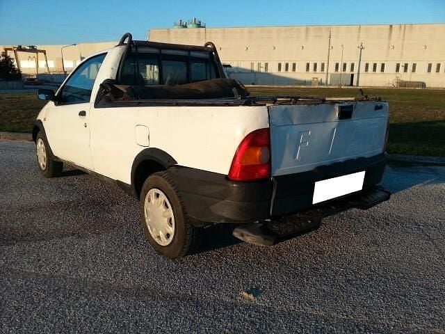 Käytetty Fiat Strada 59 HP (43 kW) 2002 Valkoinen Nouto