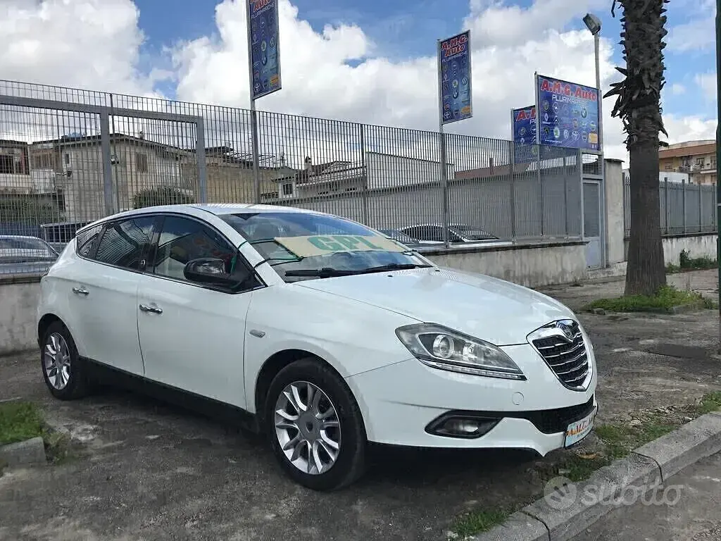 Usata Lancia Delta Gold 120 CV (88 kW) 2012 Bianco Utilitaria