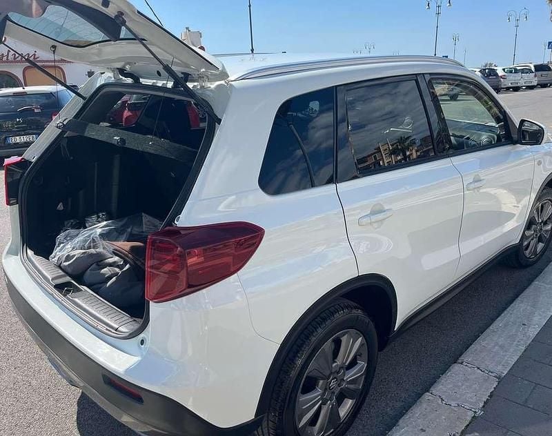 Second-hand Suzuki Vitara Cool 129 CP (94 kW) 2020 Alb SUV