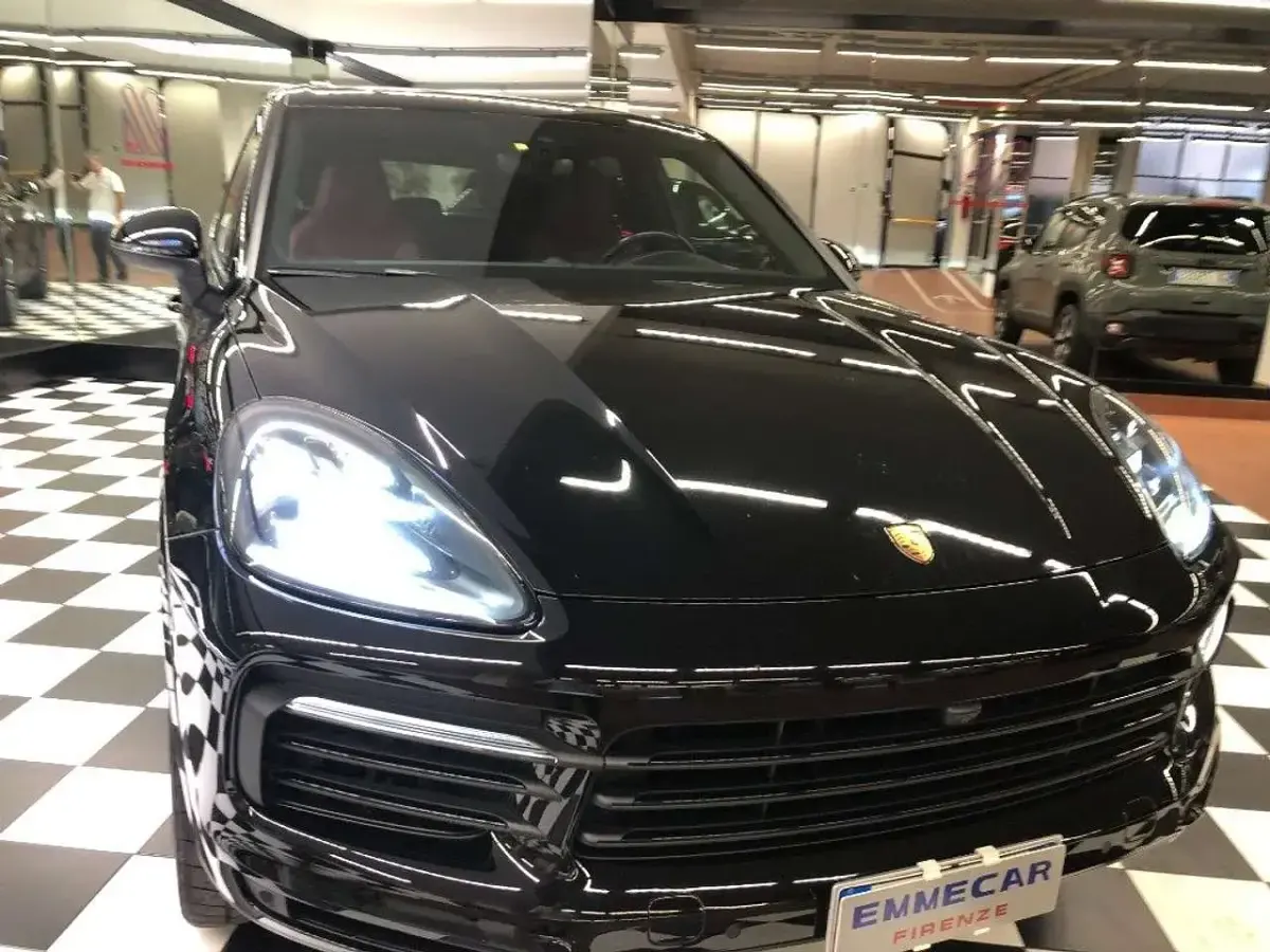 Usata Porsche Cayenne 340 CV (250 kW) 2021 Nero SUV