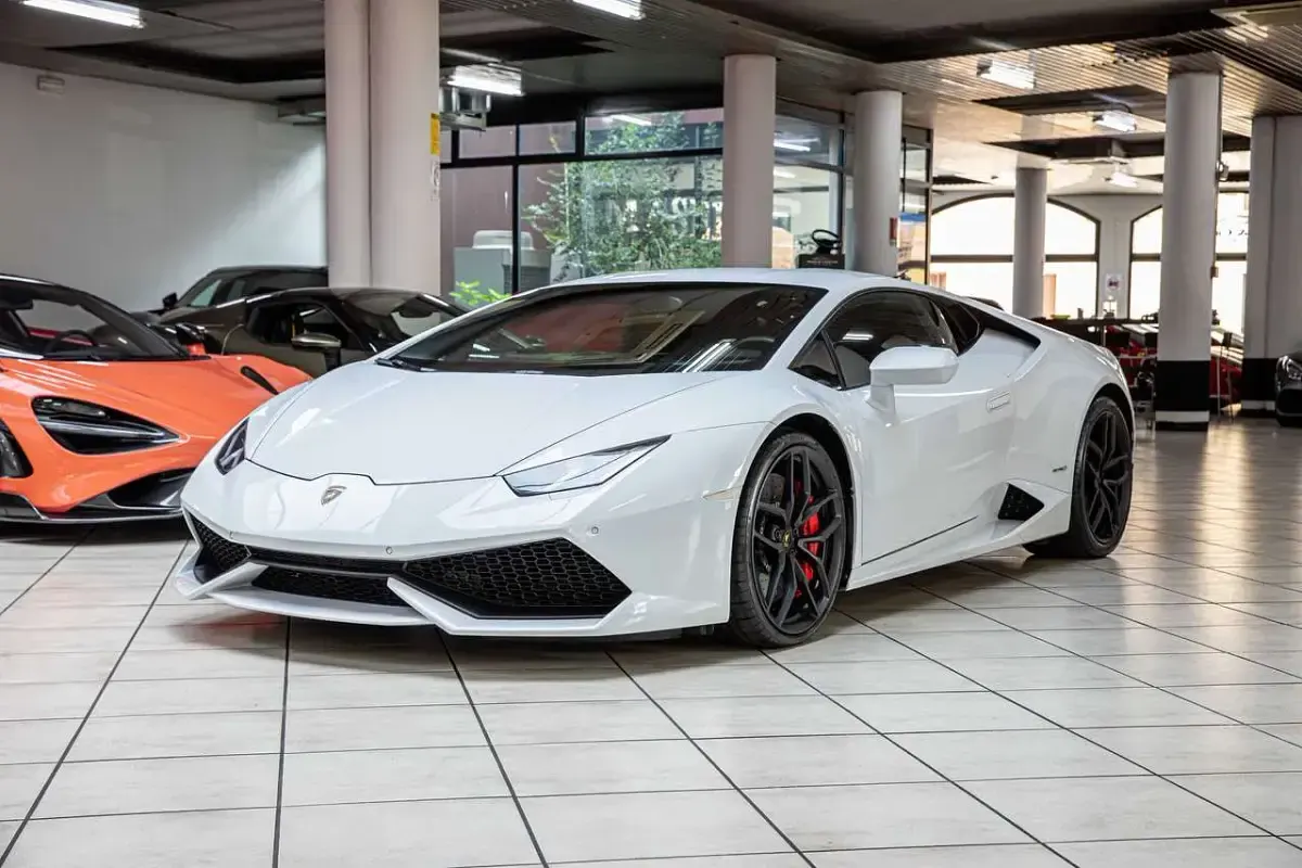 Usata Lamborghini Huracán 610 CV (448 kW) 2015 Bianco icarus Coupé